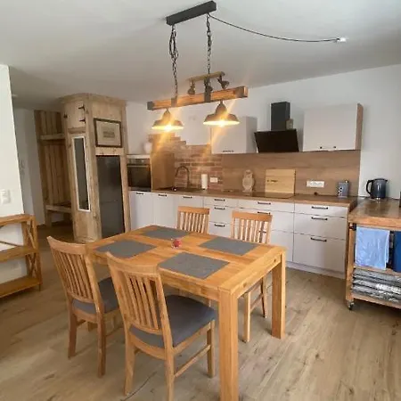 Kloenhuesing Altefähr