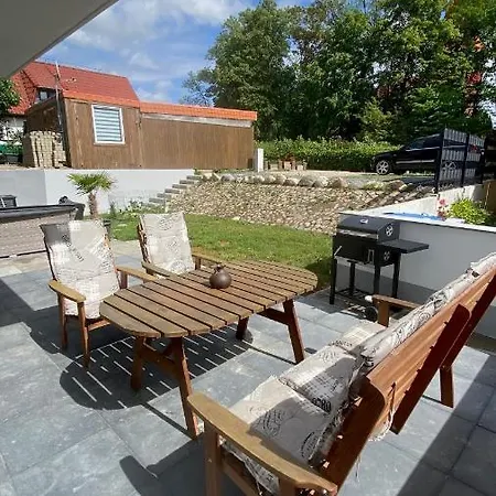 Kloenhuesing * Altefähr